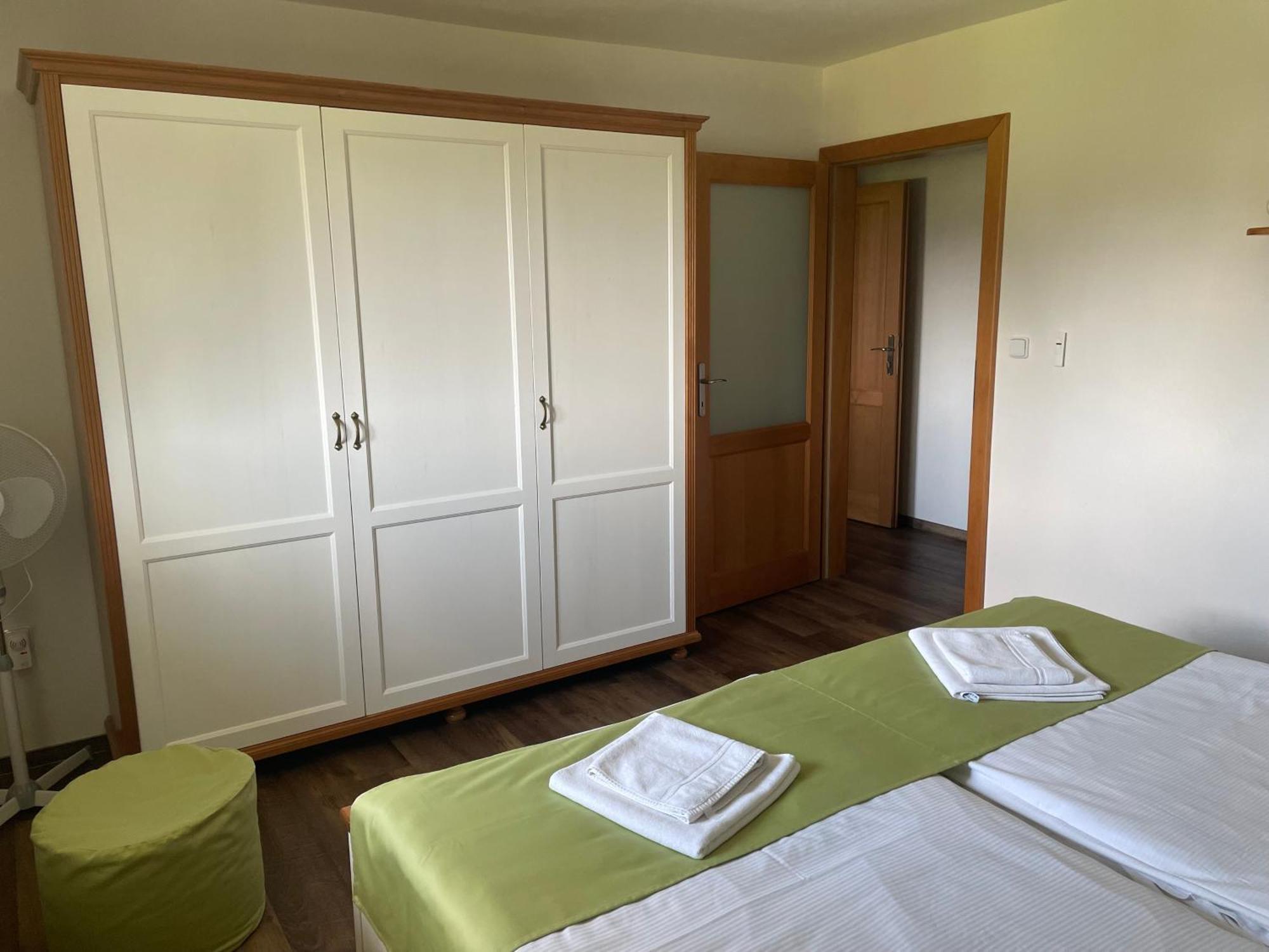 Hotel Farma Basarovi Prosecne Zewnętrze zdjęcie