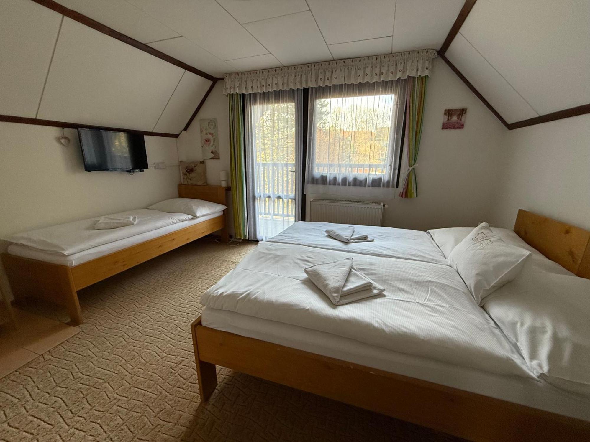 Hotel Farma Basarovi Prosecne Zewnętrze zdjęcie