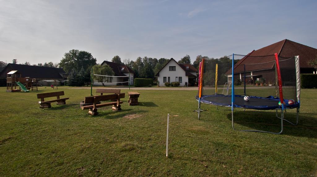Hotel Farma Basarovi Prosecne Zewnętrze zdjęcie